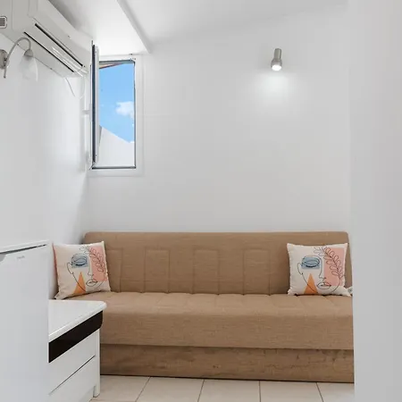 Hotell Alexandros B Nikiana